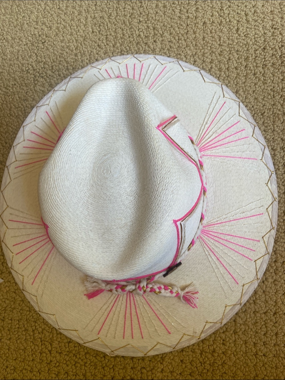 Corazon hat - Picture 6 of 8